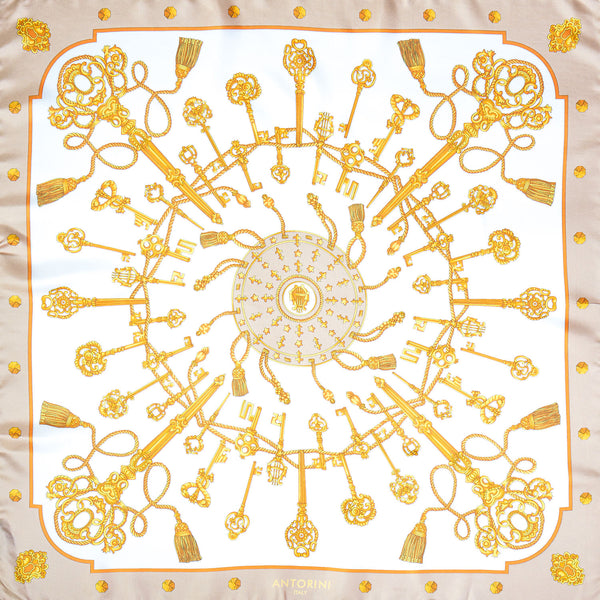 Krémový hedvábný šátek ANTORINI s motivem klíčů (4164627890220)