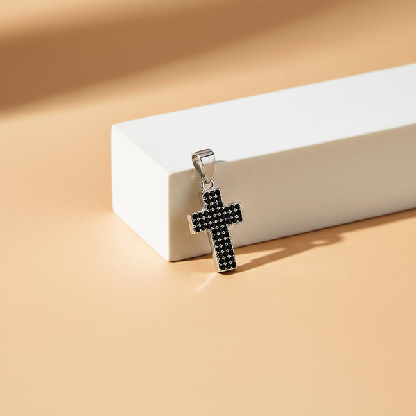 Stříbrný křížek s černými zirkony, stříbro 925/1000, 1 g