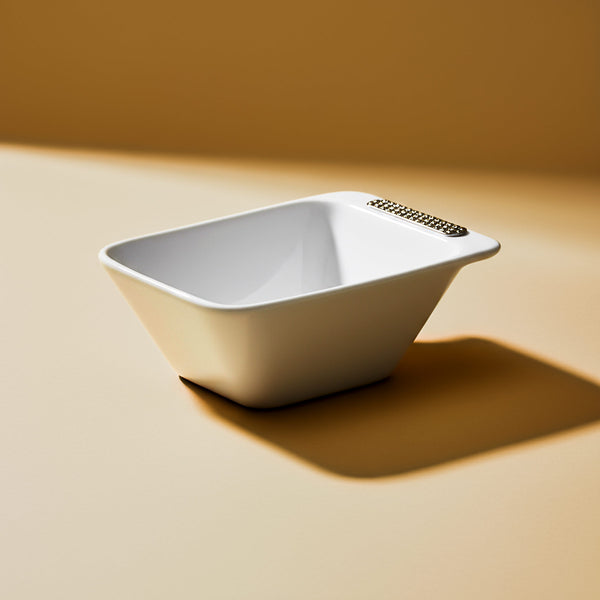 Servírovací miska s postříbřenou dekorací