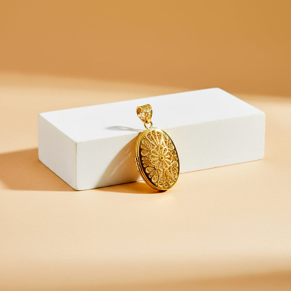 Stříbrný filigránový medailonek na fotografii, stříbro 925/1000, 11 g g, pozlaceno