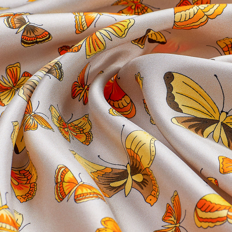 Elegantní hedvábný šátek ANTORINI s motýlky, béžový (4027441610796)