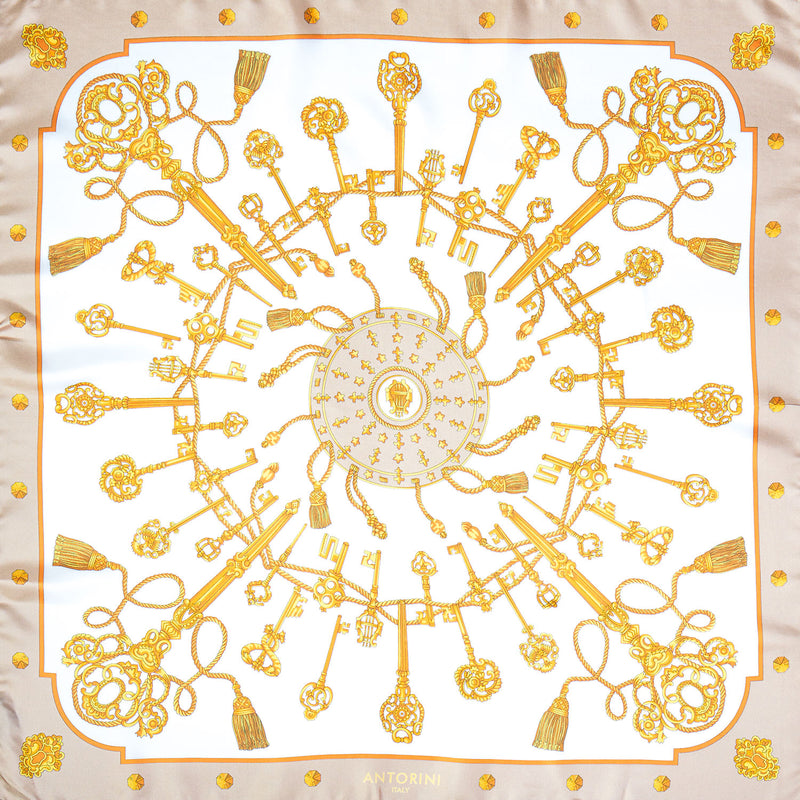 Krémový hedvábný šátek ANTORINI s motivem klíčů (4164627890220)