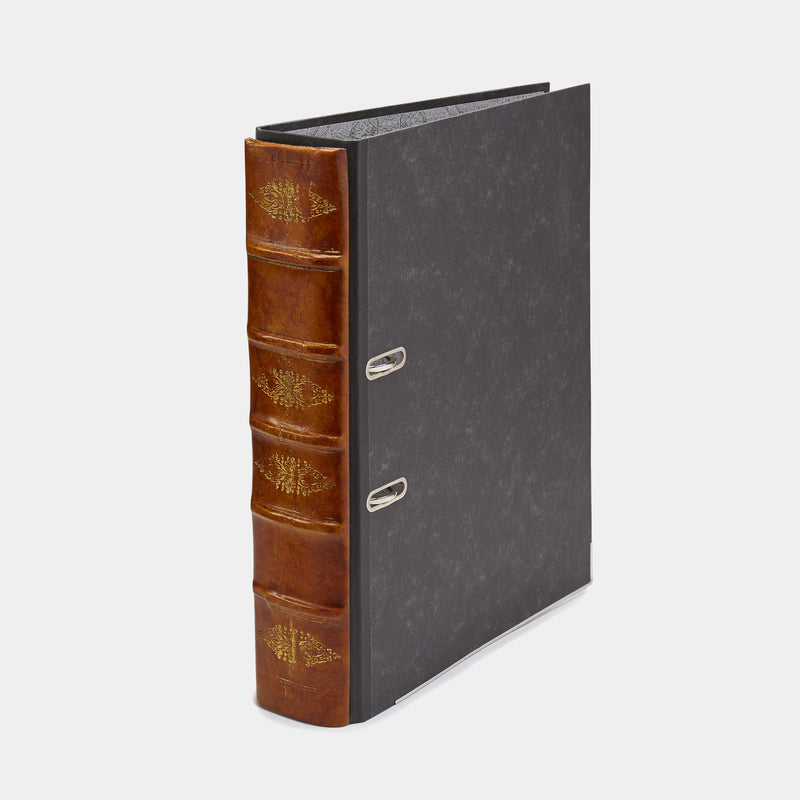 A4 šanon s kroužkovou mechanikou, imitace historické knihy, hnědý-ANTORINI® (4287368396844)